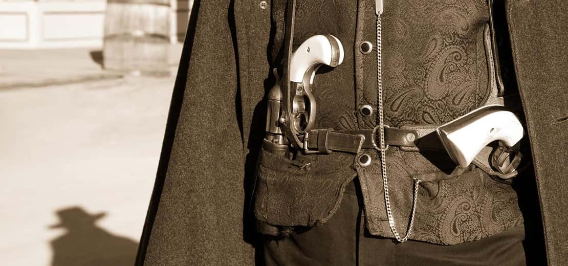 Un pistolero en Tombstone, un hábito que llevó a la existencia de fantasmas en Tombstone