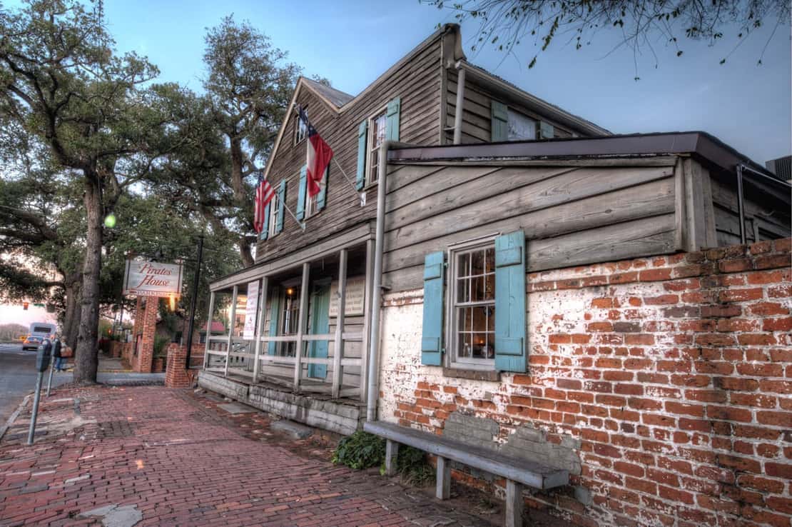 A photo of the Pirate's House in Savannah, Georgia, which is one of the most haunted buildings in the city.