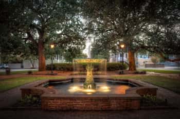 The Wormsloe Fountain, located in the center of Columbia Square