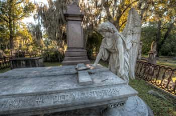 Laurel Grove Cemetery, one of the most haunted cemeteries in Savannah, Georgia