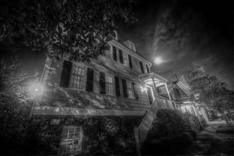 Perhaps the most famous (un)haunted House in Savannah, the Hampton Lillibridge House