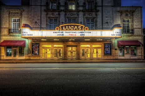 Uno de los muchos teatros embrujados de Savannah, el Teatro Lucas