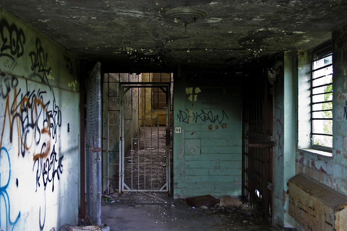 Una foto del asilo ahora abandonado en San Antonio, Texas, se rumorea que está perseguido por muchos fantasmas.