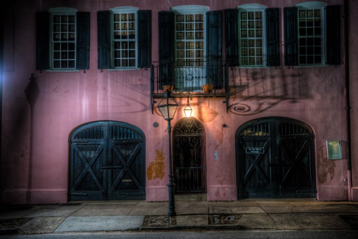 Tours en Charleston con Ghost City Tours, una de las casas embrujadas de Charleston.