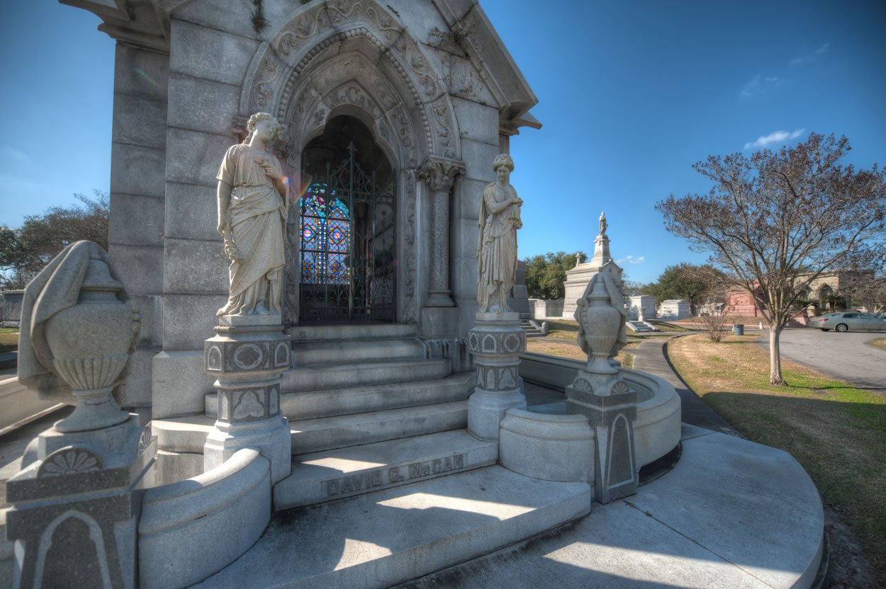 Una foto del embrujado cementerio Metairie en Nueva Orleans, Ghost City Tours