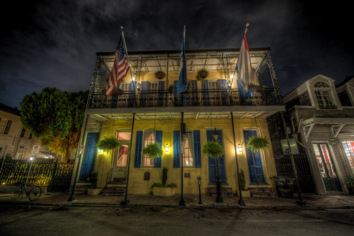 El Embrujado Hotel Andrew Jackson, uno de los hoteles más embrujados del Barrio Francés en Nueva Orleans.