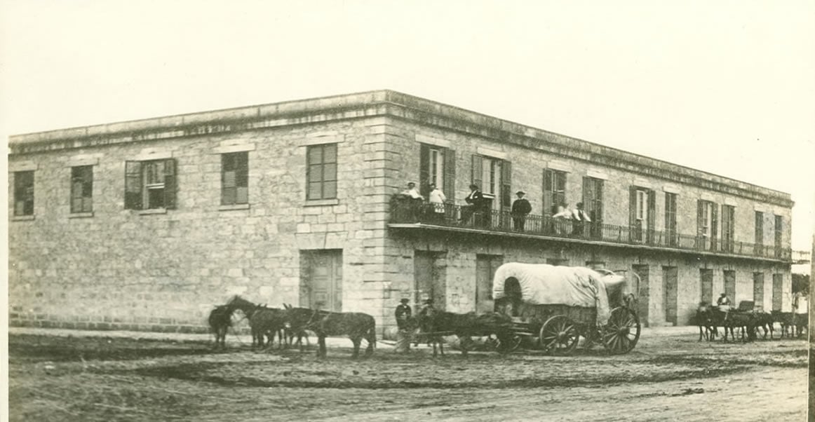 An historic photo of the Vance Hotel, in San Antonio Texas, during the late nineteenth century.