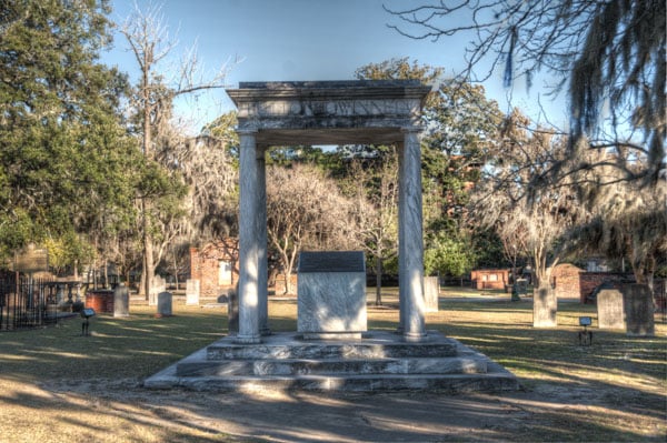 Sitios de tumbas famosas en el Cementerio del Parque Colonial