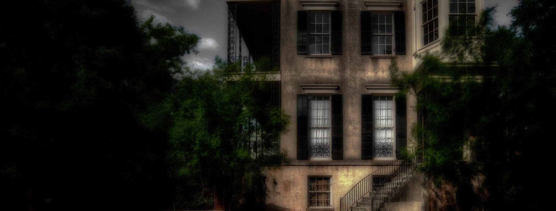 The house at 432 Abercorn, rumored to be haunted, and featured on this Ghost Tour